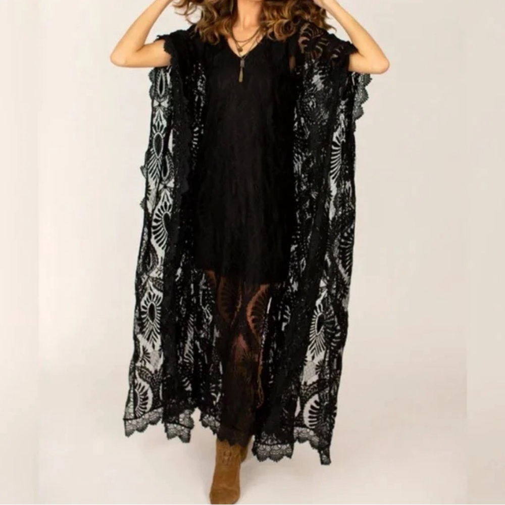XL Aluma Lace Kaftan in Black by Joyfolie